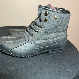 Tommy Hilfiger womens fleece lined boots size 7